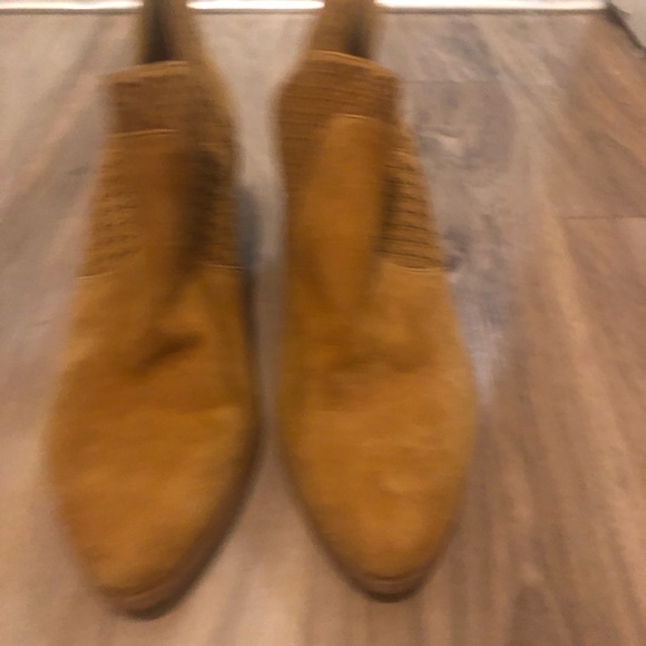 Vince Camuto suede ankle zip 5.5 Norva V Bootie Pumpkin Spice Brown Tan - Picture 9 of 9